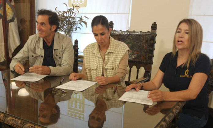 Logroño Enópolis apadrina el primer acuerdo internacional de los sumilleres de La Rioja con los sumilleres de México, representados por Vinotelia