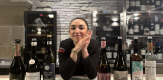 Laura Moreira, de Ajonegro, representará a los sumilleres riojanos en Campeonato de España Ha sido elegida por La Asociación Cultural Sumilleres de La Rioja para participar en el 30º Campeonato de España de Sumilleres Tierra de Sabor, que organiza Unión Española de Sumilleres (UES)
