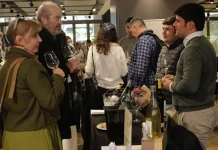 El entusiasmo de los profesionales marca el primer Salón Blancos de Rioja