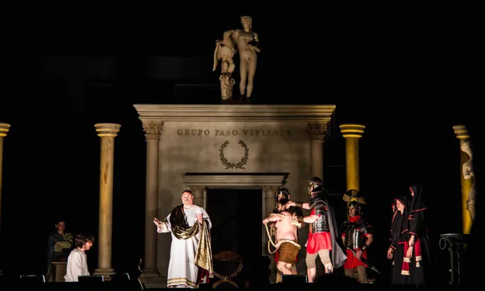 Escenificación de la Pasión del Grupo Paso Viviente, en Calahorra.