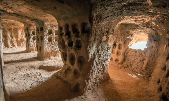 cuevacienpilares